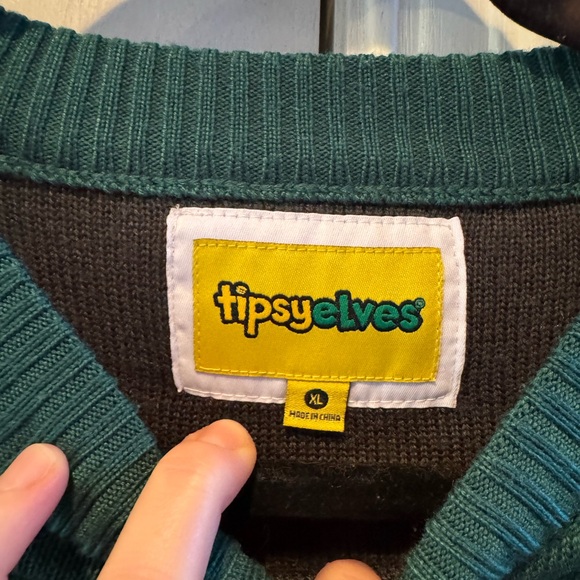 Men’s Tipsy Elves Sin-tar Claus Ugly Sweater - Picture 3 of 5